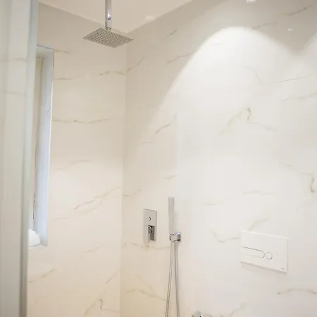 Center 16 - Way Apartment